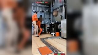 Đang nấu Mì tôm, Bị thh bạn Tụt quần Hấp Dâm Lút Cán xuất tinh đầy lồn