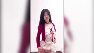 em sinh viên thiếu thốn quay clip vay tiền