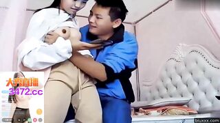 Ông chú già dụ dỗ được em học sinh mới lớn