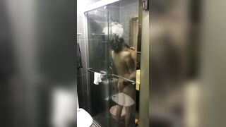 cặp đôi chịch nhau trong nhà tắm bị quay lén