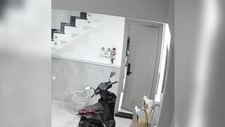 hack cam em gái thay đồ không khóa cửa phòng