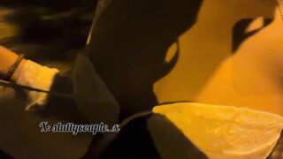 gái xinh đi xe ôm khoe vú gạ anh xe ôm