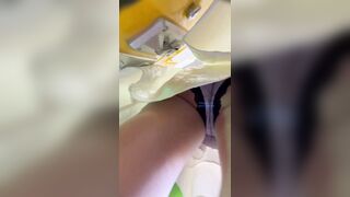 quay lén dưới váy các em xinh tươi - phần 2