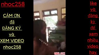 Em gái mới lớn ở chung phòng cho mấy bạn bóp vú mình để được sướng  và cái kết