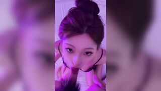 ngắm gái xinh bú cu vẫn sướng các đồng dâm nhỉ