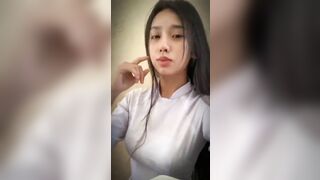 Em học sinh cấp3 mình dây hàng ngon dâm đãng khoe hàng thủ dâm địt cho tê lồn