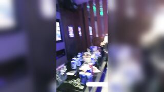 Đi karaoke hôn mỏ bú vú e nhân viên xinh đẹp rồi đưa vào nhà vệ sinh địt