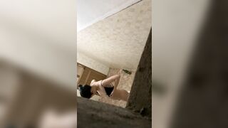 Quay lém sinh viên nhà trọ tắm 4
