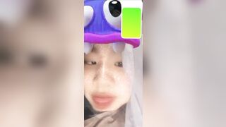 Trần thảo show zú cho trai xem