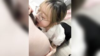 bé học sinh bú cu cho anh trai nuôi