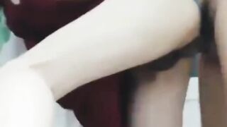 Thuê 1 phòng 2 giường ms sáng e mặc áo hai dây làm sếp nứng đè em ra địt