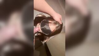 Con đĩ bồn chứa tinh dâm bú mút con cặc dâm đãng bắn tinh vào mồm dâm đãng
