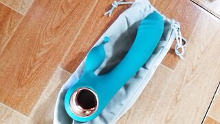Thủ dâm cùng với sextoy