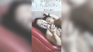 Vợ Chồng thời 9x, Bắt Thg bạn Xuất Tinh Địt tê lồn vợ còn quay Video Sexx để Sục cu