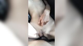 Em họ qua nhà chơi lén địt em trong phòng khách