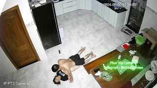 Hack Camera Vợ Chồng Đang Địt Thì Con Gái Ra Gank