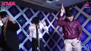 Đụ em gái vip trong quán bar