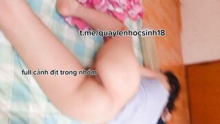 Em gái ngủ không mặc quần bị a trai hiếp