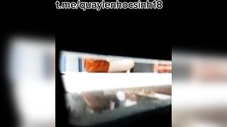 Núp dưới giường quay lén em sv thủ dâm