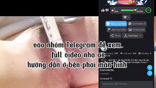 Cô bé lồn non thủ dâm với cái bút