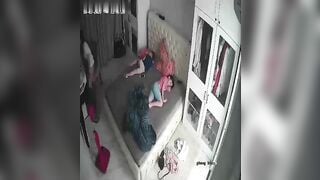 Xa chồng nhưng khi chị gái lên cơn nứng