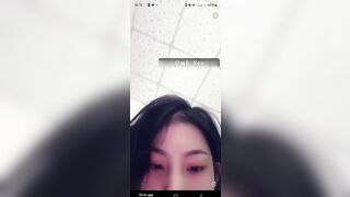Clip quay màn hình những ngày đầu e Huỳnh Bảo Trân live app e còn ngại nên che mặt