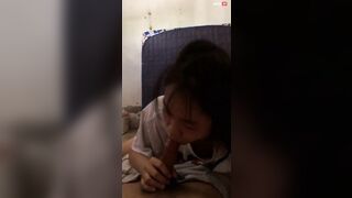 Mới lớn mà kĩ thuật bú mút đỉnh thật,eg lp 11 dâm đãng đè luôn thầy giáo ra bú cu