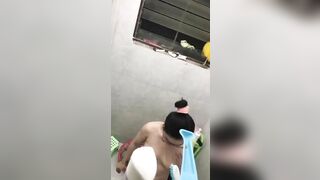 Quay lém cô em sinh viên phòng cạnh tắm
