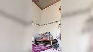 Vừa đi học về là móc loz thủ dâm