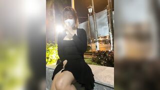 emly dâm đãng thủ dâm giữa đường lúc 11 giờ đêm - phần 1