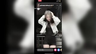 E Thu Nguyệt Tikotker Nhảy Legging Lộ Mép Lồn Soem djt nhau ko bao