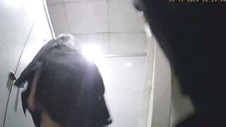 quay lén nhà vệ sinh nữ toàn gái xinh - phần 1