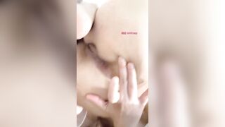 2 chị em khoe hàng bóp vú móc lồn dâm đãng kích thích kiếm tiền