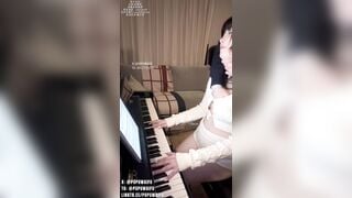 khốn nạn thầy giáo dậy đàn địt luôn em học sinh
