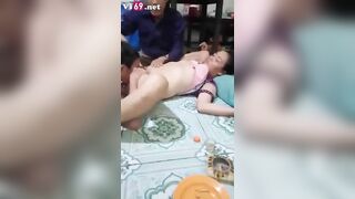 Các chú có tuổi mà chơi độc lạ qua nhà cháu nhậu rồi nhậu luôn vợ cháu 3