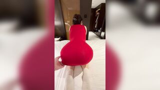 em sinh viên mặc đầm body còn không chịu mặc quần lót