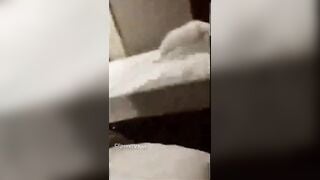 A nhân viên vừa đi làm vào KS Book Gái, Vú To lồn múp quay video bị chửi quá trời