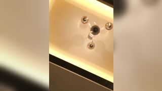 Dẫn em vào nhà nghỉ địt cho sướng rên phê quá
