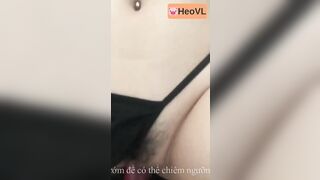 Nhỏ em họ dâm đãng bị chịch sướng tới mức mắt trợn lè cả lưỡi ra mà rên
