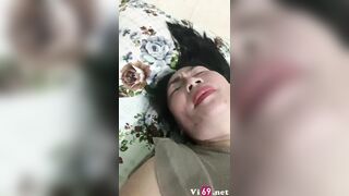 Clip Sex Cô đang chán chồng mà cháu chọt cả bàn tay vô