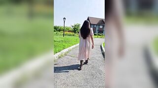 BDSM em gái múp rụp đeo đuôi cáo đi khắp đường .