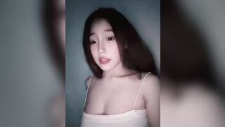 Eg live stream móc lồn show vú cực gắt, còn rủ bạn trai địt ngay trên live