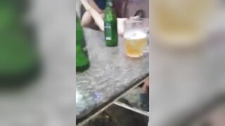 Đưa thằng bạn địt gái bia ôm hàng ngon