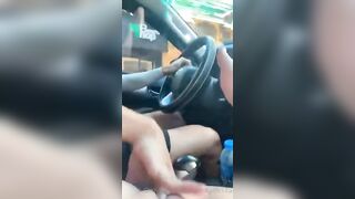 Móc cái lồn múp không lông trên ô to kích thích siêu dâm