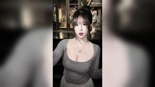 Ai lột đồ gái xinh tiktok