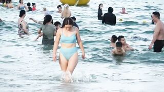 Body Girl Xinh trên bãi biển xinh đẹp của Việt Nam