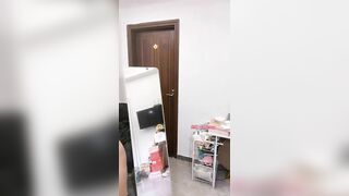 Nhảy khoả thân vú to lồn non dâm đãng kích thích
