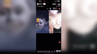 Thua pk em gái xinh đẹp trả kèo tíc tóc bằng cách show vú cho mn xem