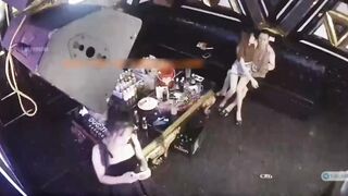 Hack cam trong quán Karaoke,các em nhiệt tình như này bảo sao các a hay trốn vợ đi