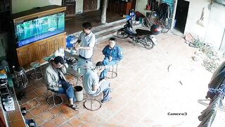 Chồng đưa vợ đi chữa hiến muộn